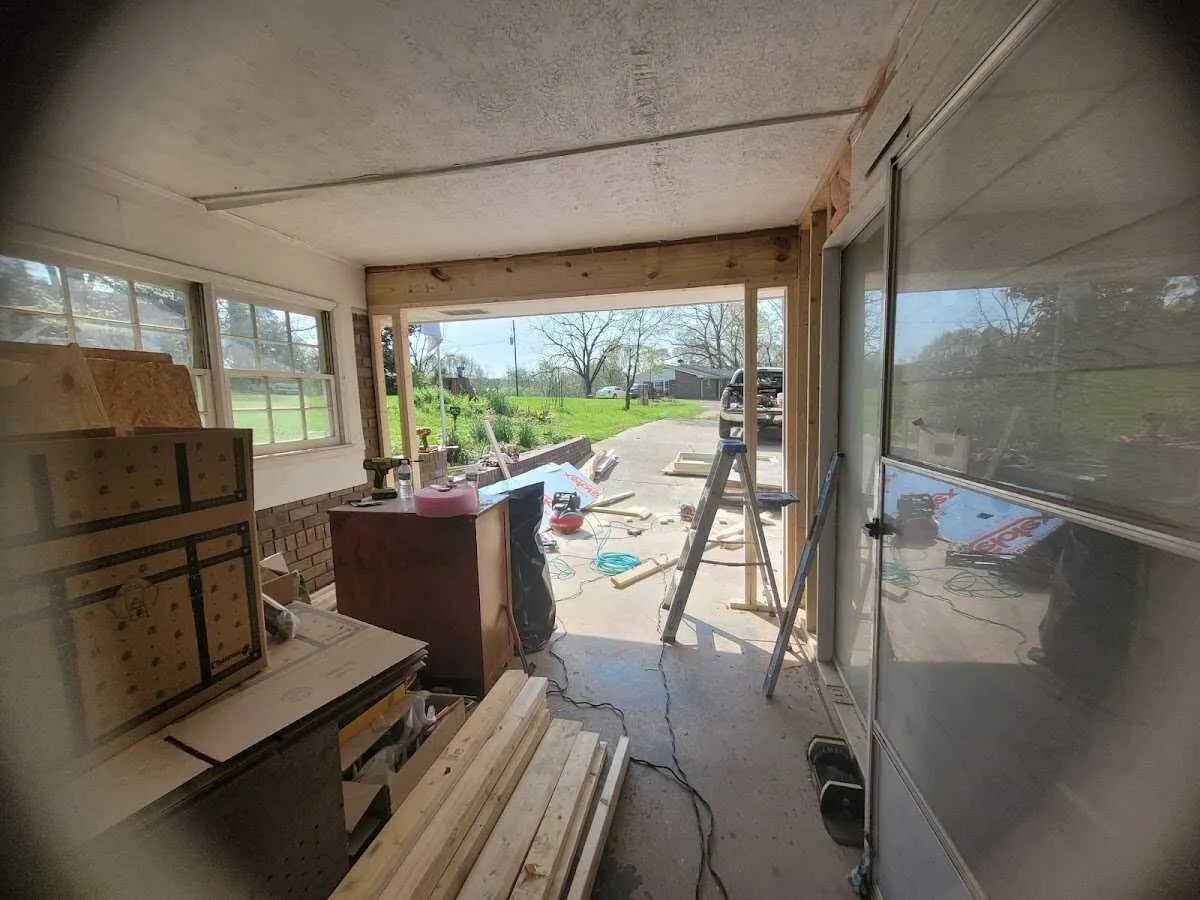 Air movers and dehumidifier for Water Mitigation Services in Redland